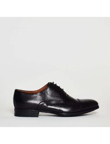 Doucal's scarpa classica stringata in pelle martellata nera, fondo in gomma 30 mm