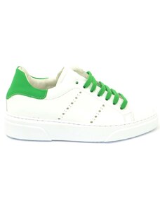 Malu Shoes Sneakers bassa uomo bianca in vera pelle riporto verde fluo e lacci in tinta fondo army bianco moda uomo made in italy