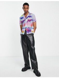 ASOS DESIGN - Camicia stretch skinny corta in tessuto a rete con stampa stile vernice spray-Multicolore