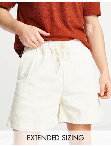 ASOS DESIGN Wide Fit - Pantaloncini in velluto a coste bianco sporco