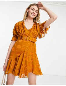 ASOS DESIGN - Vestito corto color ruggine con pois deformati con cintura-Arancione