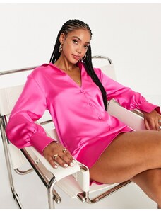 ASOS DESIGN - Vestito camicia corto extra largo in raso con scollo profondo color rosa acceso