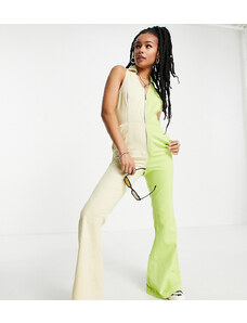 ASOS DESIGN Petite - Tuta in twill color block con zip sul davanti, colletto rétro e pantaloni a zampa-Multicolore