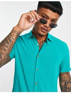 ASOS DESIGN - Camicia regular fit in viscosa verde acceso