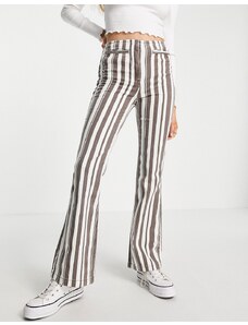 Topshop - Pantaloni a zampa a vita alta con tasche frontali e stampa a righe color cioccolato-Marrone