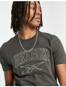 Reebok - T-shirt marrone vintage con logo delineato - In esclusiva per ASOS