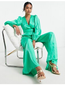 Topshop - Tuta jumpsuit in raso verde con scollo profondo arricciata in vita