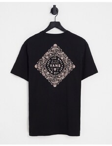 Vans - T-shirt nera con stampa cachemire stile bandana sul retro-Nero