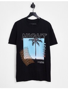 Night Addict - T-shirt nera con stampa tropicale sul petto-Nero