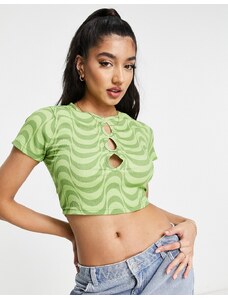 Wednesday's Girl - T-shirt corta con dettagli cut-out verde con stampa ondulata