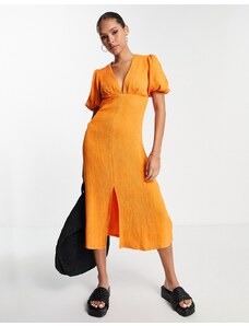 NA-KD x Femmeblk - Vestito midi arancione con maniche a sbuffo