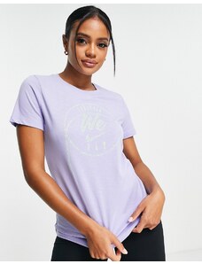 Nike Basketball - Fly Swoosh Seasonal - T-shirt lilla con logo-Viola