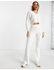 ASOS DESIGN - Pantaloni a zampa in maglia crema-Bianco