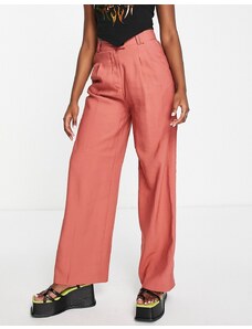 Bershka - Pantaloni leggeri a fondo ampio color ruggine con pinces-Marrone