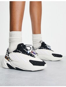 adidas Originals - Ozelia - Sneakers bianco sporco con stampa animalier