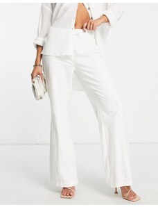 Pretty Lavish - Pantaloni sartoriali con fondo ampio crema in coordinato-Bianco