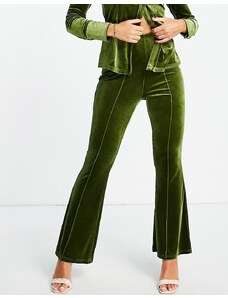 Urban Threads - Pantaloni in velour verde a fondo ampio in coordinato