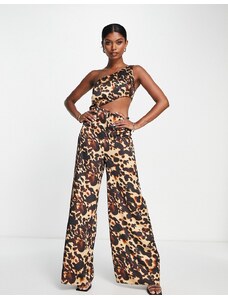 ASOS DESIGN - Tuta jumpsuit monospalla in raso leopardato con cut-out-Multicolore