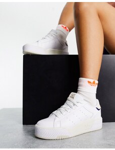 adidas Originals - Court Tourino - Sneakers bianche con dettagli color pesca-Rosa