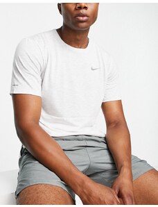 Nike Running - Run Division - T-shirt bianca con stampa tono su tono-Verde