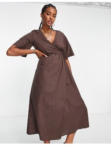 ASOS DESIGN - Vestito grembiule midi a portafoglio color cioccolato-Marrone