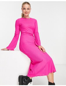 New Look - Vestito midi rosa vivace a coste con maniche svasate e fondo ondulato