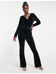 Esclusiva In The Style - Pantaloni attillati a zampa in velluto nero in coordinato
