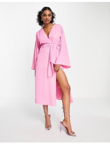 Pretty Lavish - Vestito con gonna al polpaccio rosa con nodo sul davanti e scollo profondo