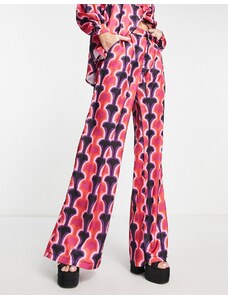 In The Style - Pantaloni a zampa con stampa geometrica multicolore in coordinato