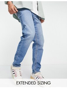 ASOS DESIGN - Jeans elasticizzati affusolati lavaggio medio anni '90-Blu