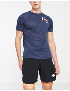 New Balance - Impact Run - T-shirt blu con logo a contrasto-Nero
