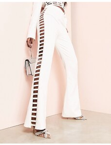 ASOS Luxe - Pantaloni da abito a zampa bianchi con con cut-out con strass in coordinato-Bianco