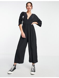 ASOS DESIGN - Tuta jumpsuit nera con pantaloni culotte e maniche a kimono-Nero