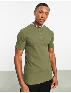 ASOS DESIGN - T-shirt a maniche corte kaki con collo alto e fettucce-Verde