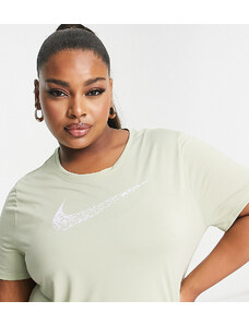 Nike Running Plus - T-shirt da running con logo Nike verde salvia