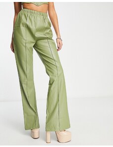 Rebellious Fashion - Pantaloni a zampa in pelle sintetica color kaki in coordinato-Verde