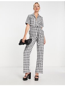 ASOS DESIGN - Tuta jumpsuit in bouclé con collo sartoriale e zip sul davanti bianca e nera a quadri-Multicolore