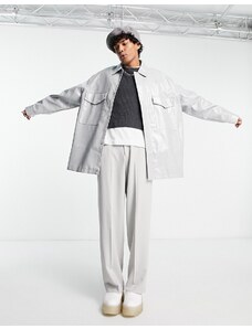 ASOS DESIGN - Camicia giacca super oversize in pelle sintetica grigio ghiaccio effetto coccodrillo