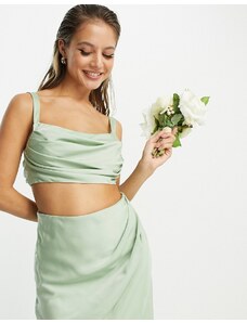 ASOS DESIGN Bridesmaid - Crop top da damigella in raso verde salvia drappeggiato con fiocco sul retro