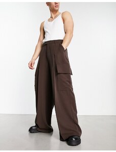 ASOS DESIGN - Pantaloni da abito marroni cargo super oversize con tasche-Marrone