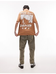 Topman - T-shirt oversize marrone con stampa "Free your mind" in rilievo davanti e dietro-Brown