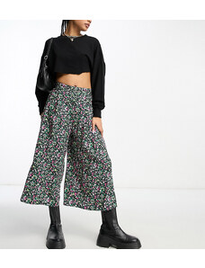 New Look Petite - Pantaloni corti a fondo ampio neri a fiori-Black