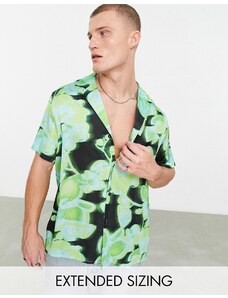 ASOS DESIGN - Camicia comoda in raso con stampa di orchidee verdi e rever pronunciato-Verde