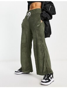 Nike - Pantaloni a fondo ampio in spugna cargo kaki-Verde