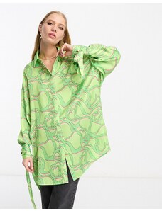 ASOS DESIGN - Camicia oversize in raso verde con stampa di cuori e polsini allacciati-Multicolore