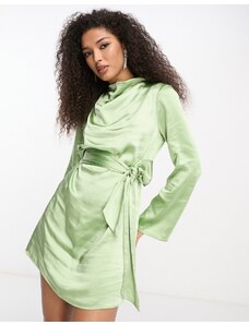 Pretty Lavish - Jayda - Vestito corto in raso color oliva chiaro allacciato in vita-Verde