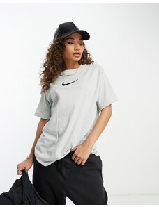 Nike - T-shirt color argento con logo medio