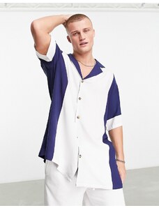 ASOS DESIGN - Camicia stile bowling taglio lungo in viscosa blu navy con motivo cut and sew e spalle scivolate