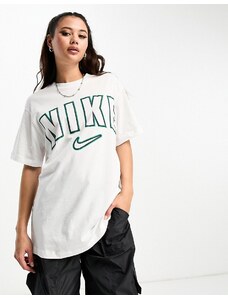 Nike - T-shirt boyfriend bianca stile college-Bianco