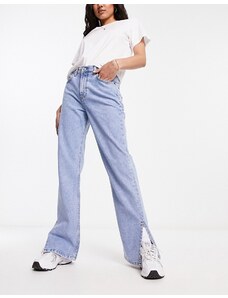 ASOS DESIGN - Jeans dritti anni '90 lavaggio blu chiaro con spacco sul fondo